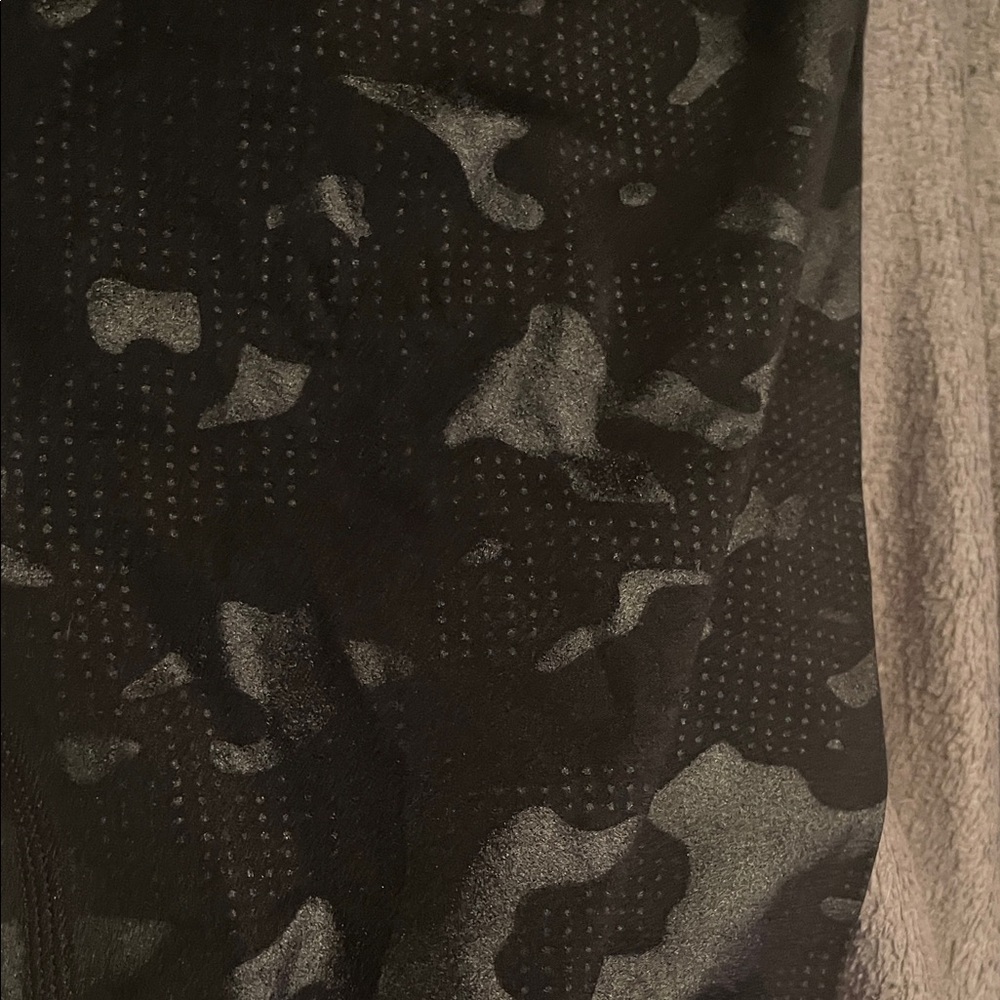 ZYIA Black Camouflage Leggings - Picture 4 of 4